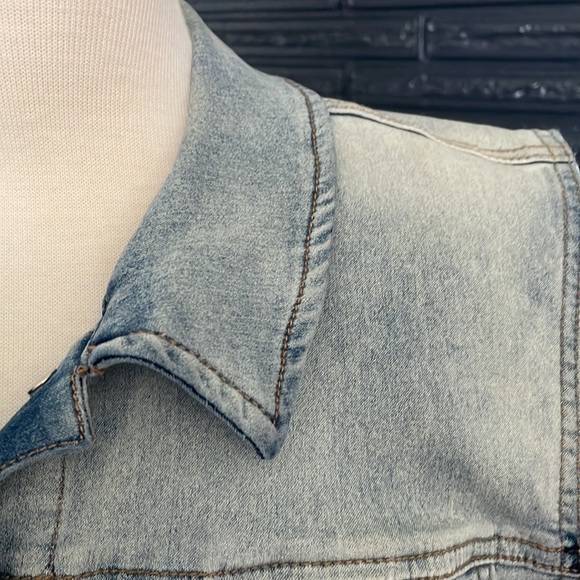 Tribal Jean - Lightweight and roomy jean jacket.  NWOT - Picture 4 of 9